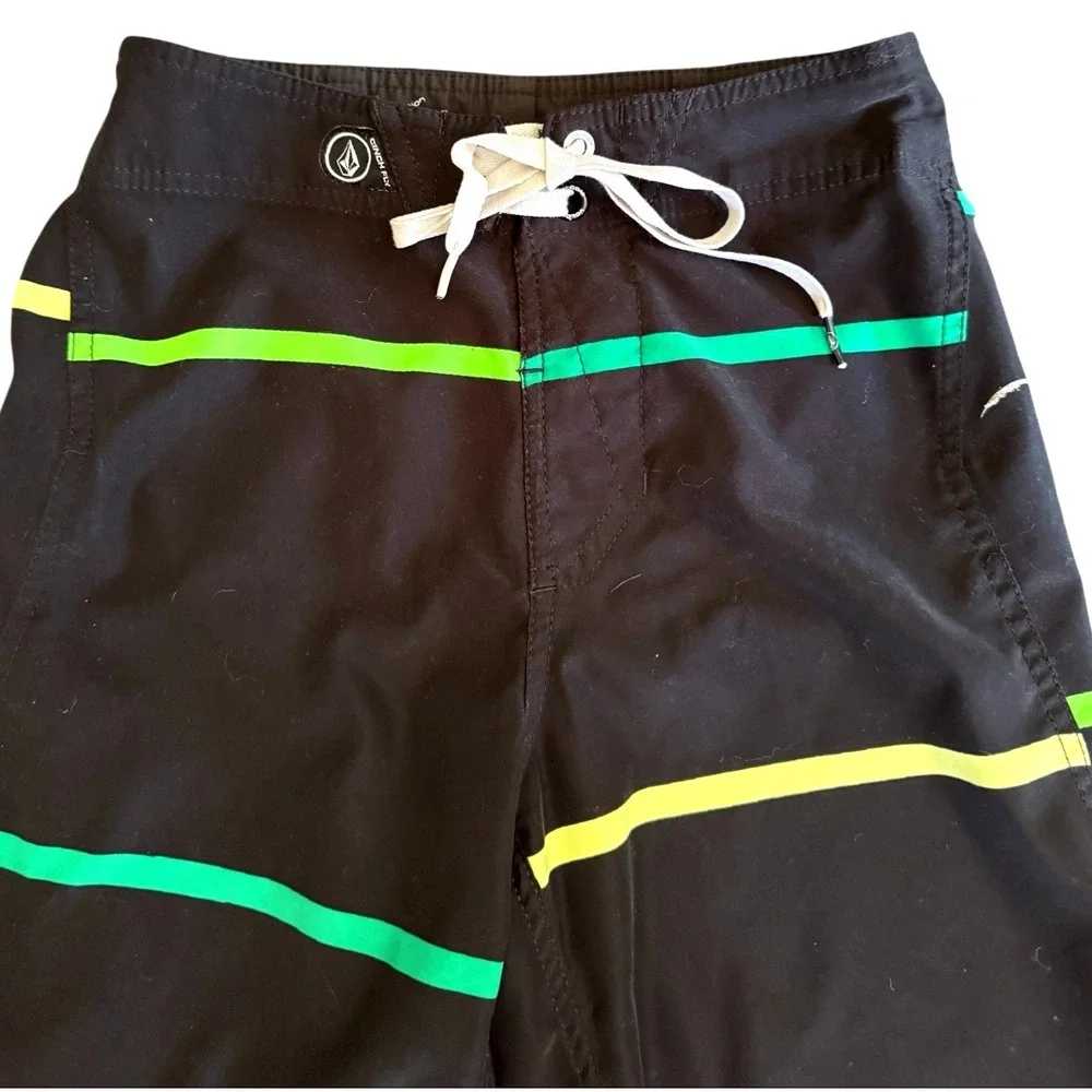 Volcom Board Shorts Boys 16R Black Excellent‎ Striped Swim Trunks Surf Beach